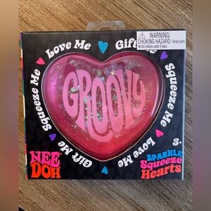 NEEDOH Sparkle Squeeze Hearts